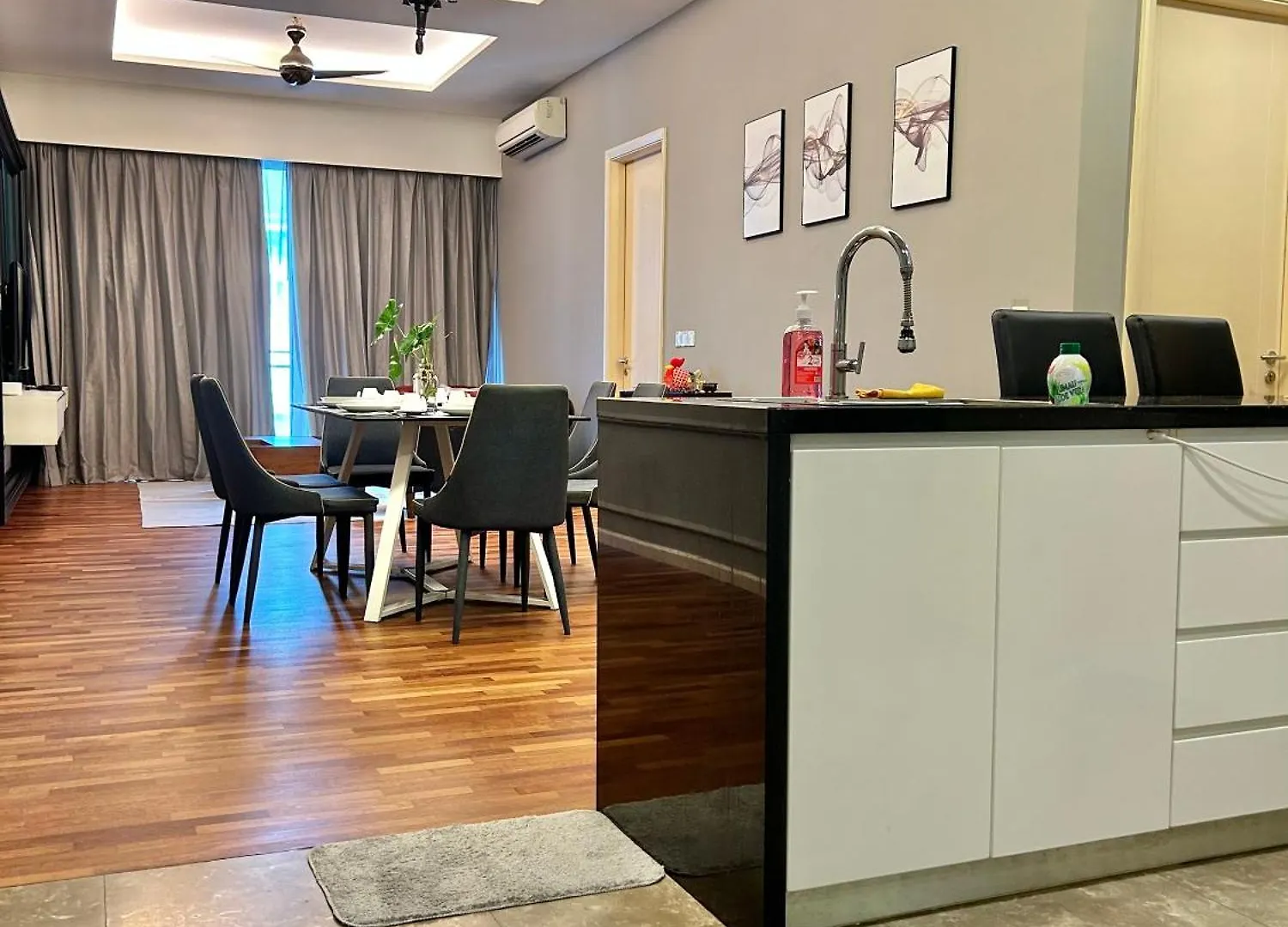 Luxury 3Br Penthouse I The Shore Hotel & Residence I Seaview I Poolview I 6-9Pax 豪华3房顶层公寓 Malacca Malaysia